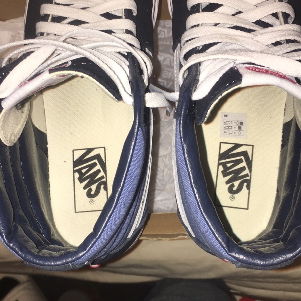 Vans - Picture 4 of 6
